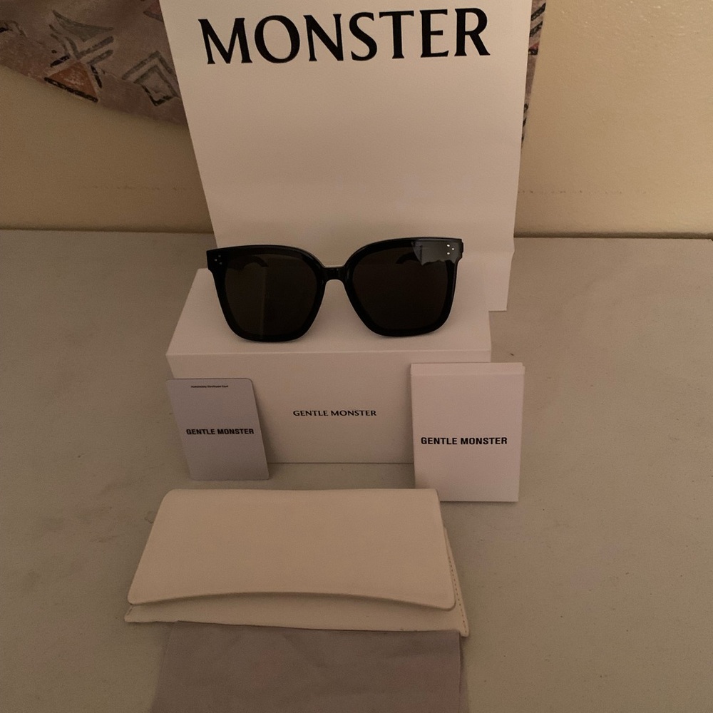 Gentle Monster-Her 01